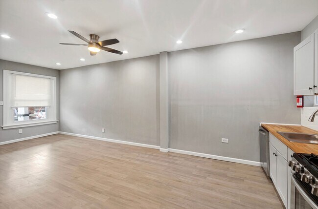 Building Photo - 6011 Catharine St