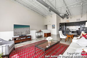 Building Photo - 1115 S Alamo St