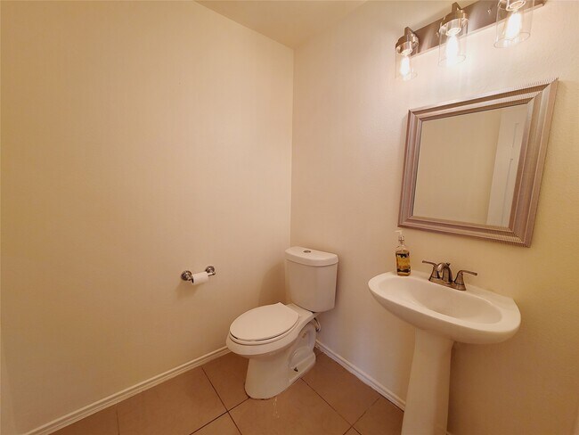 Building Photo - 3807 Brook Garden Ln