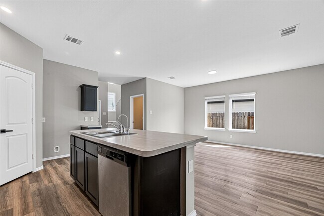 Building Photo - 14529 Lily Plns Dr