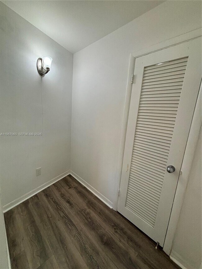 Building Photo - 7470 Miami Lakes Dr