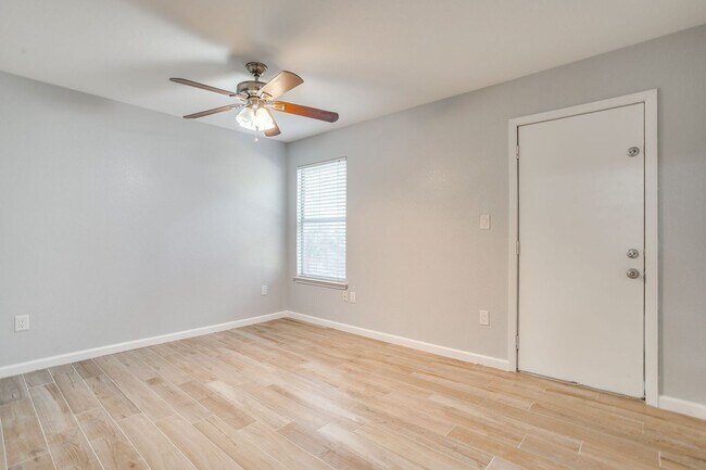 Building Photo - 2618 Bomar Ave