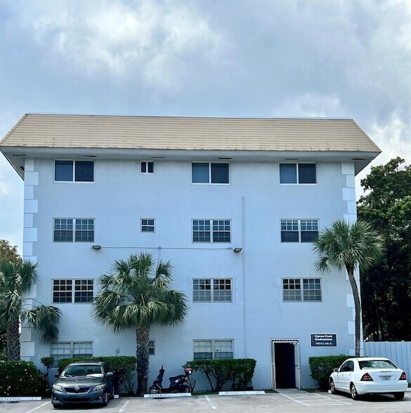 Building Photo - 1407 NE 56th St