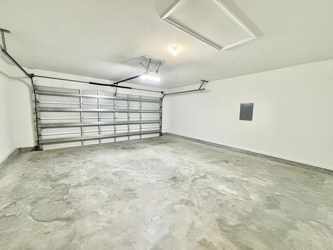 Building Photo - 7812 Maxton Rd