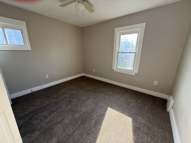 Building Photo - 4503 E 126th St