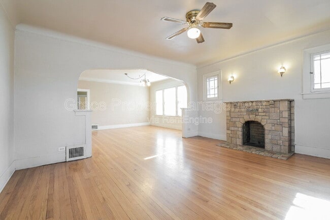 Building Photo - 1442 Perry St