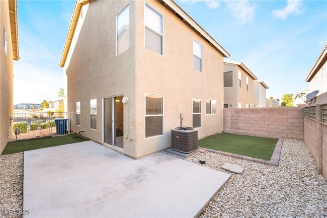 Building Photo - 182 Gilliflower Ave