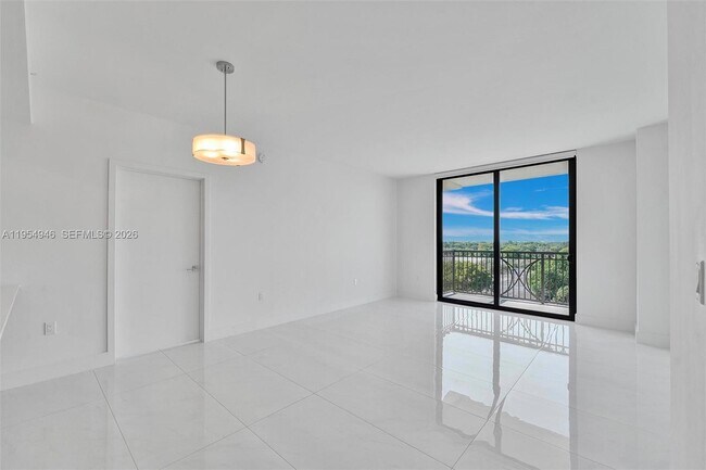 Building Photo - 301 Altara Ave