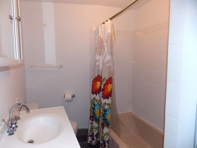 Building Photo - Furnished 1BR Suite in East Rock | Private Gated Garden | Cathedral Ceilings & Skylights