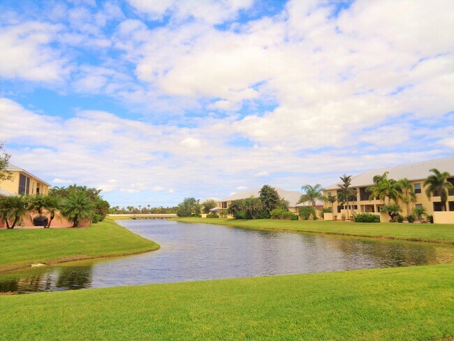 Building Photo - 1825 Bridgepointe Cir