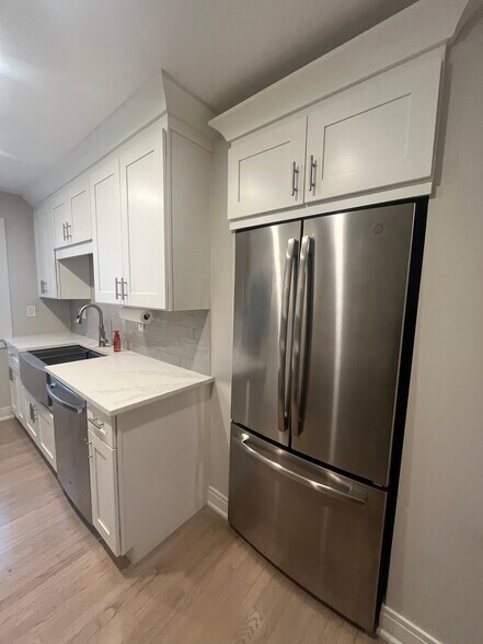 Building Photo - 1709 E 14 Mile Rd