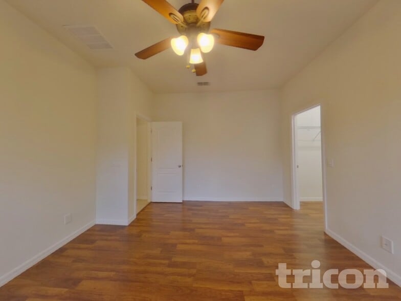 Building Photo - 697 Preakness Cir