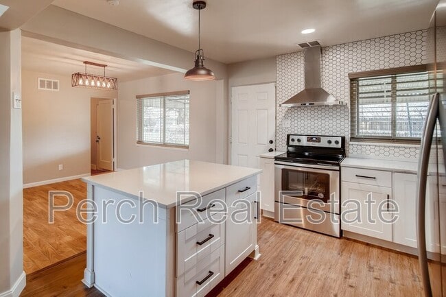 Building Photo - 1281 Quentin St