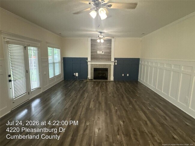Building Photo - 4220 Pleasantburg Dr