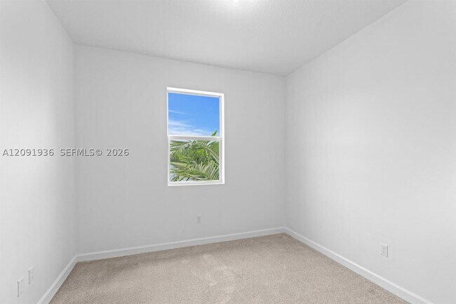 Building Photo - 4667 Hollister Ave