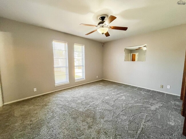 Building Photo - 5533 Briargrove Dr