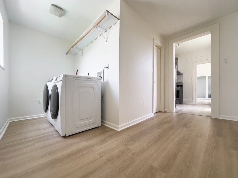 laundry - 1730 Allen St