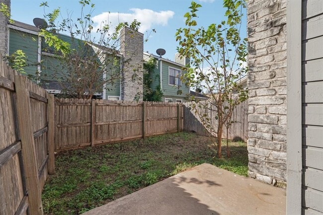 Building Photo - 12306 Abney Dr