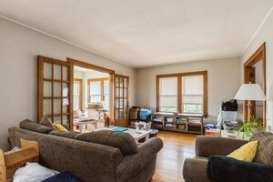 Building Photo - 312 W Maple Ave