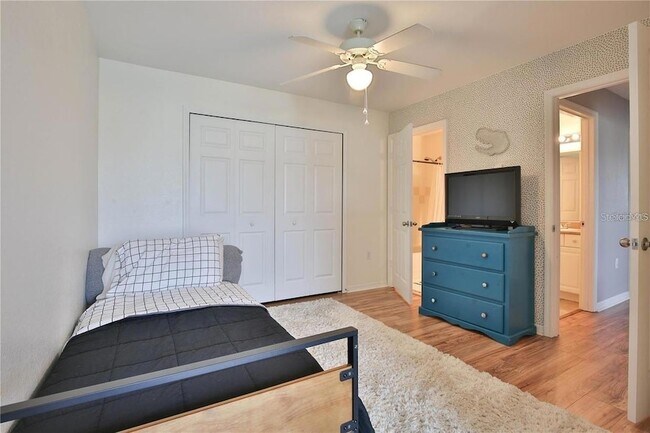 Building Photo - 5570 Rosehill Rd