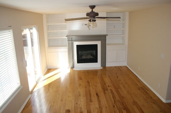 Building Photo - 10748 Appaloosa Ct