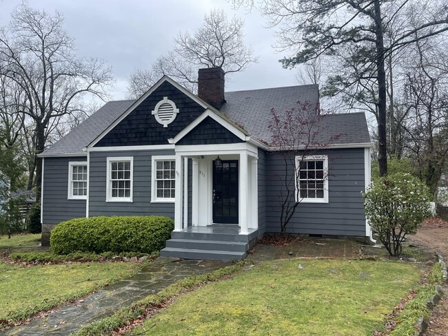 Primary Photo - 911 Cherokee Ln