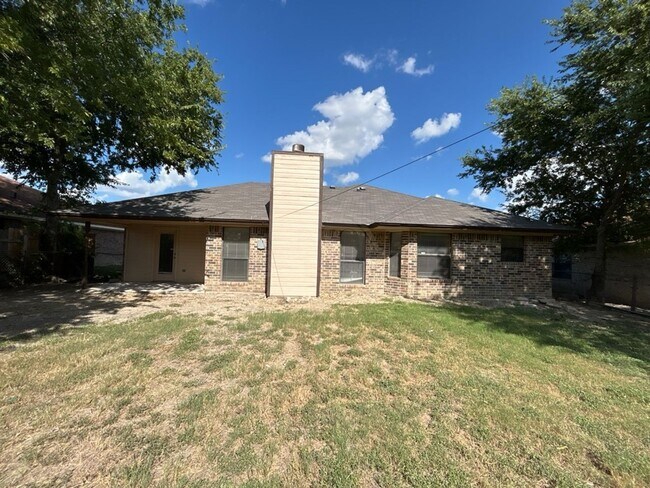 Building Photo - 3820 Water Oak Dr
