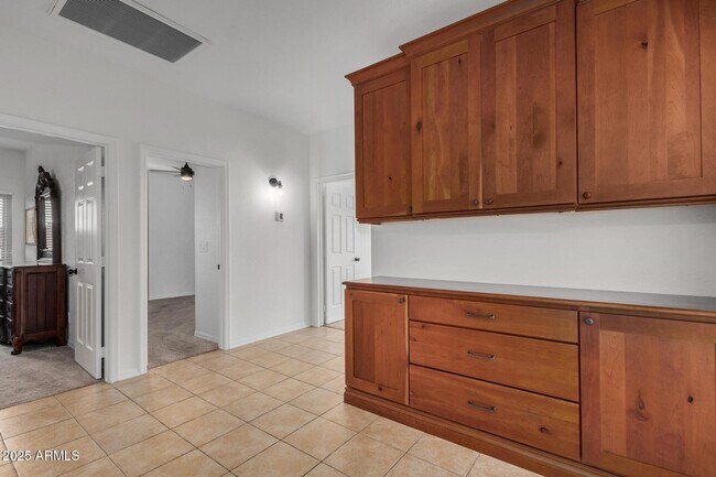 Building Photo - 2226 N Gentry