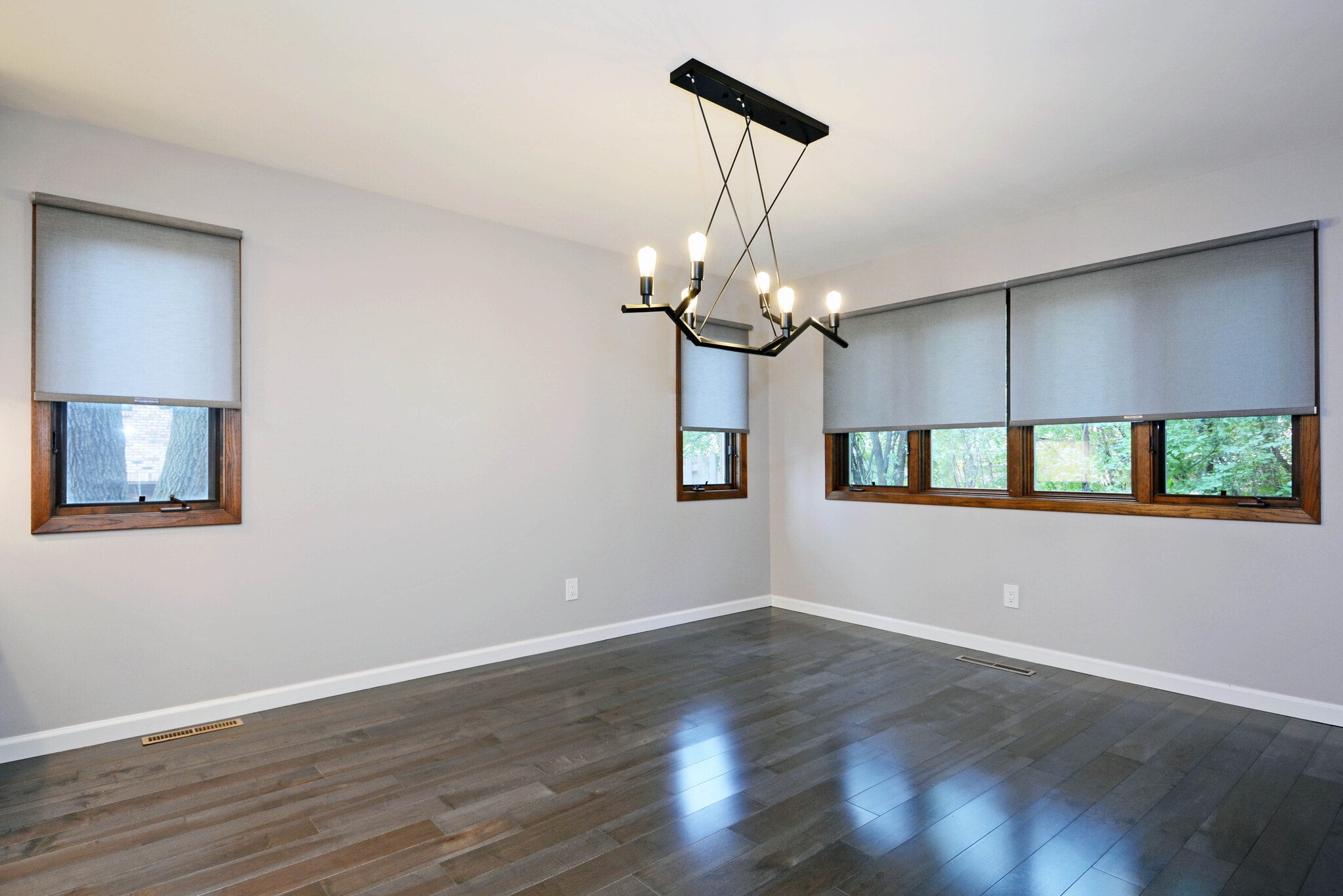 Building Photo - 5536 Village Dr