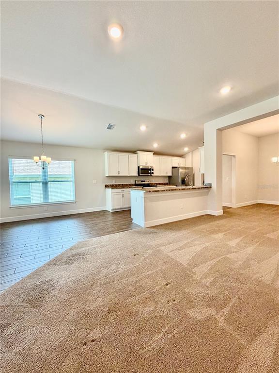 Building Photo - 633 W Rexford Dr