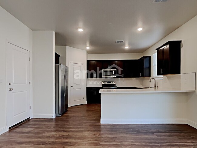 Building Photo - 716 Terrain Star Ave