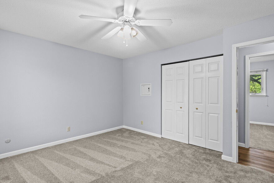 Building Photo - 204 Saxon Dr