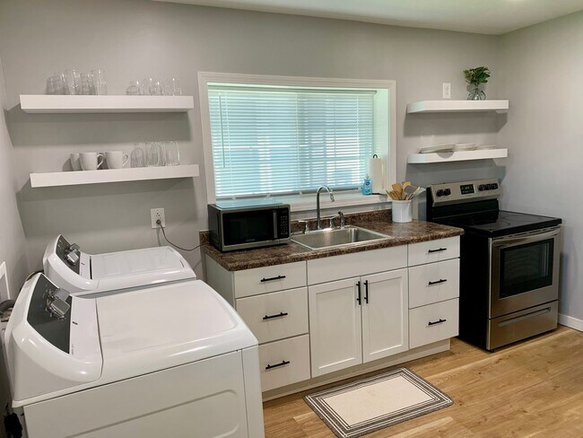 Building Photo - FURNISHED RENTAL