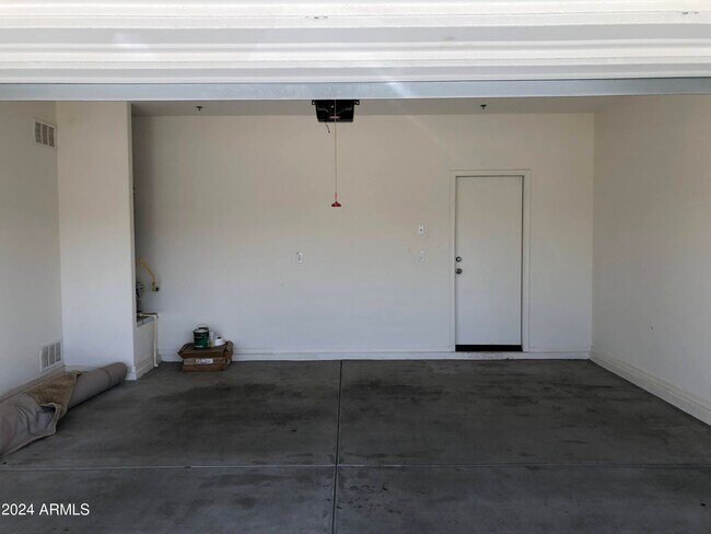Building Photo - 21354 W Monte Vista Rd