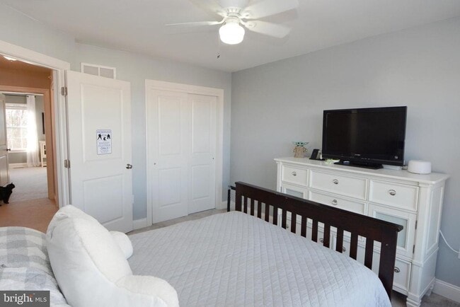 Building Photo - 326 W Hamlin Ave