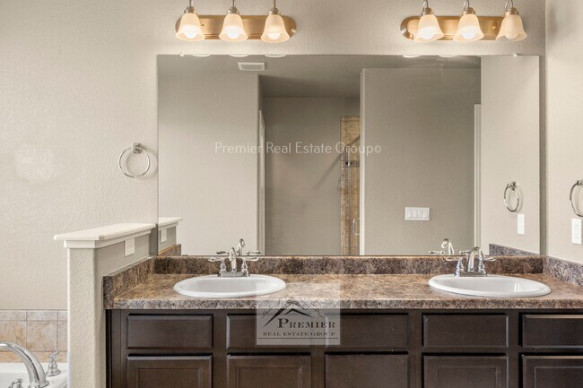Building Photo - 6105 Fiddle Wy
