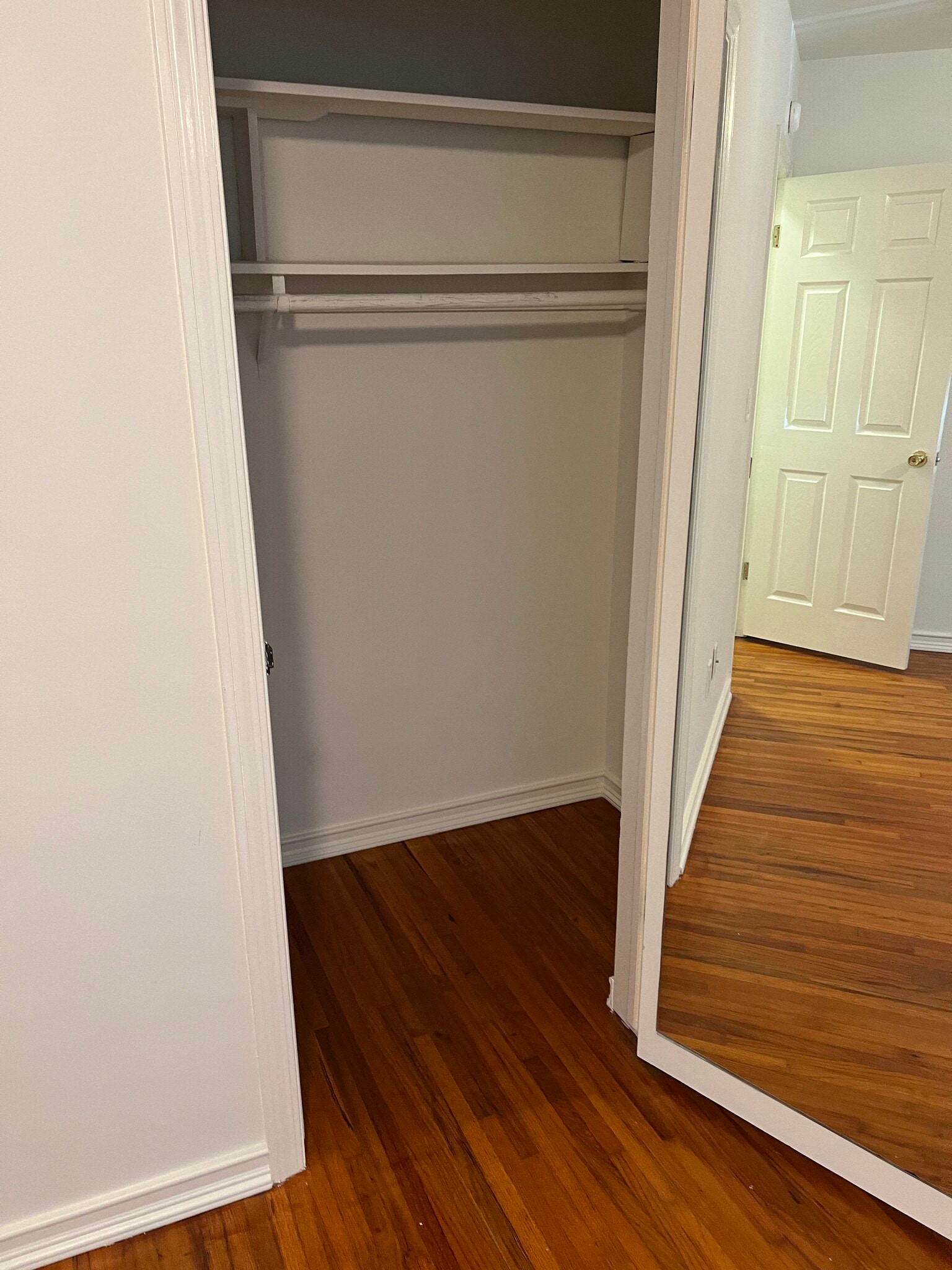 Building Photo - 1712 Barry Ave