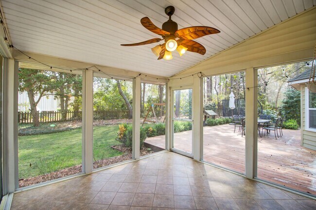 Building Photo - 3Bed/2.5Bath Family Home in Snee Farms