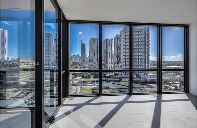 Building Photo - 1600 NE 1st Ave