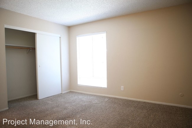 Building Photo - 2740 Elvyra Way