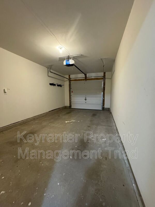 Building Photo - 5021 Red Poll Dr
