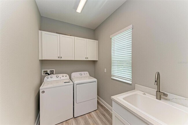 Building Photo - 2802 Butterfly Jasmine Trail