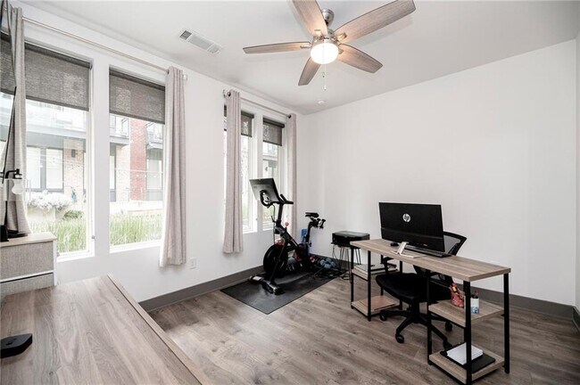 Building Photo - 1224 Chelsea Cir NW