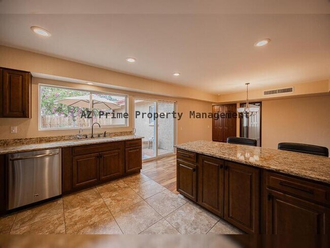 Building Photo - 1610 E Windjammer Way