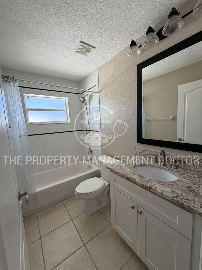 Building Photo - Stunning 4-Bedroom Pool Home with 3-Car Garage in North Port!