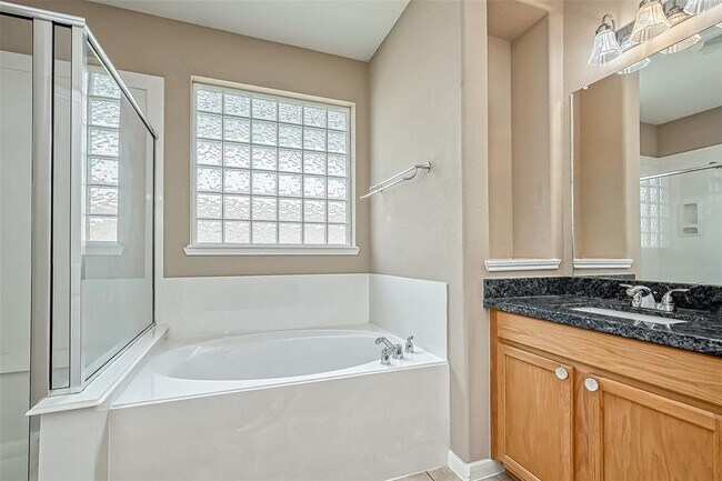 Building Photo - 2218 Falcon Knoll Ln