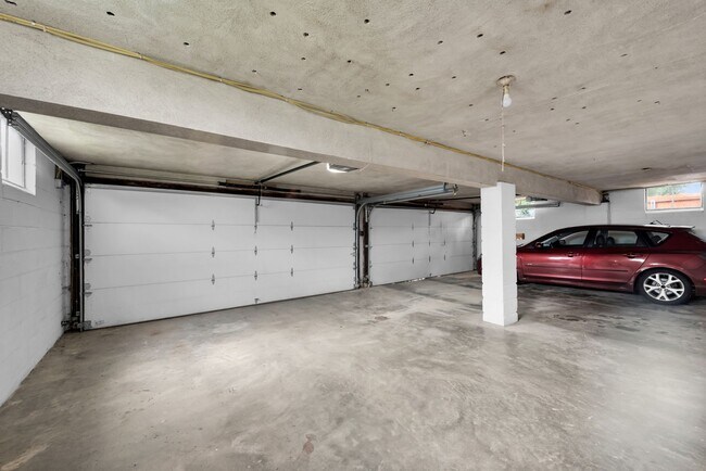 Building Photo - 3873 E Galbraith Rd