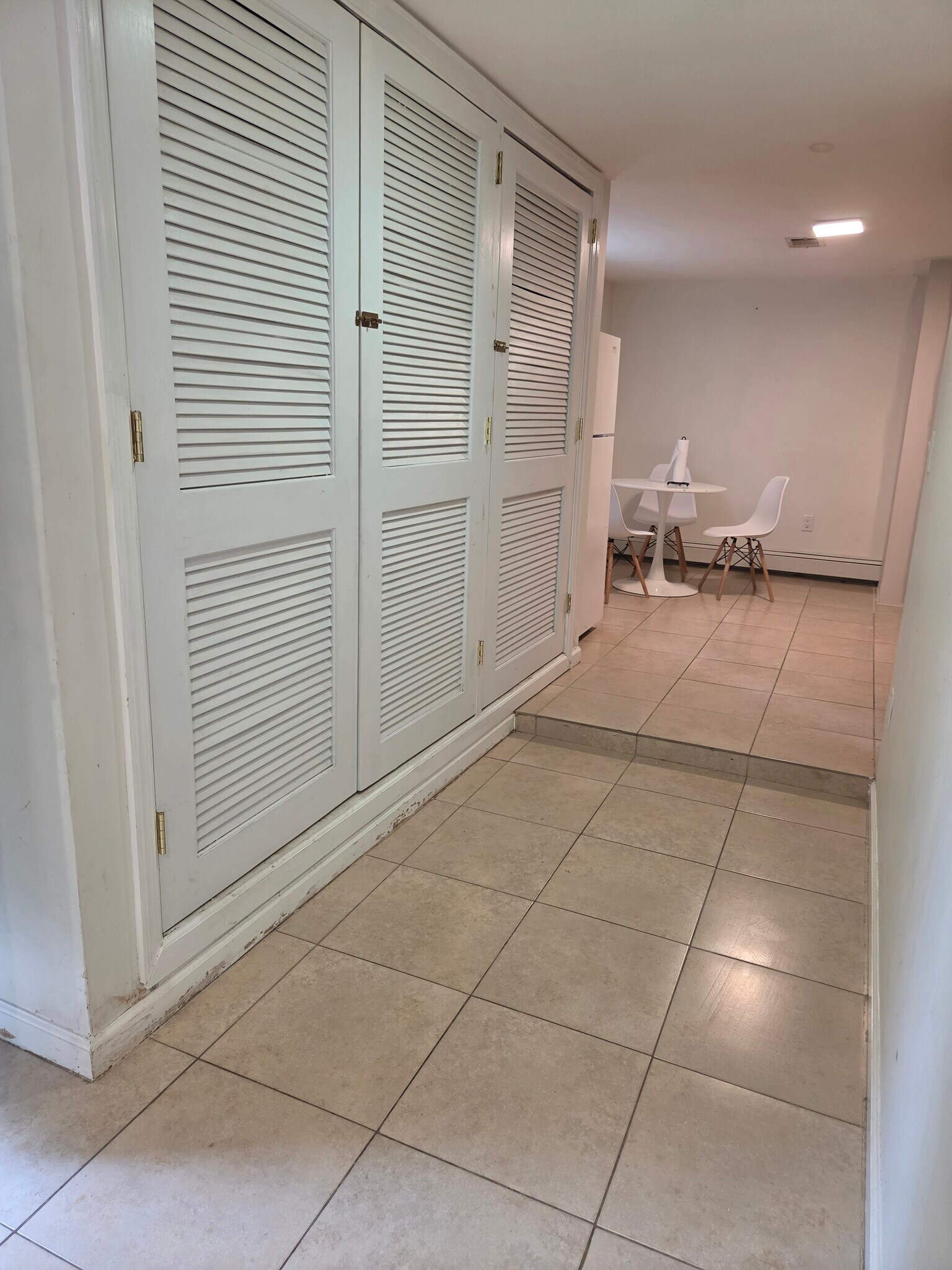 Building Photo - 456 Morse Ave