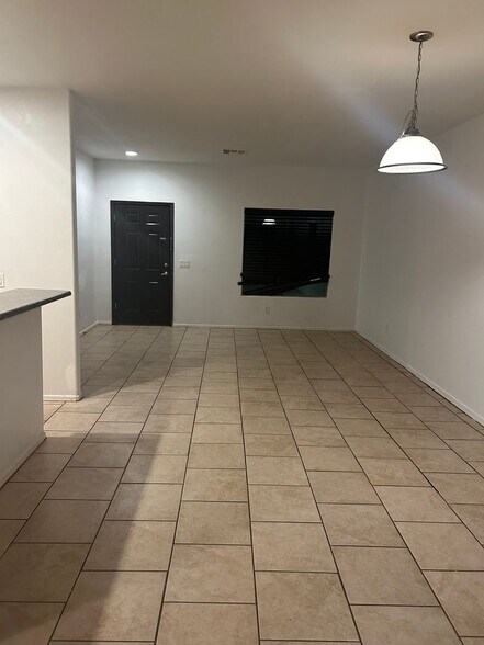 Building Photo - 3610 Cam Del Rancho