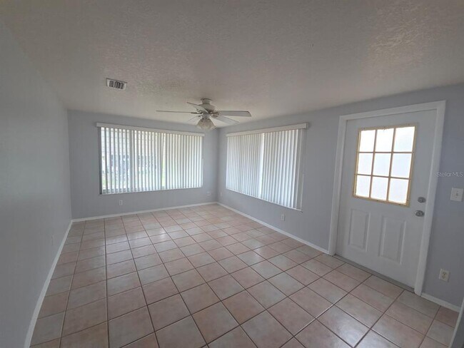Building Photo - 3619 Springfield Dr